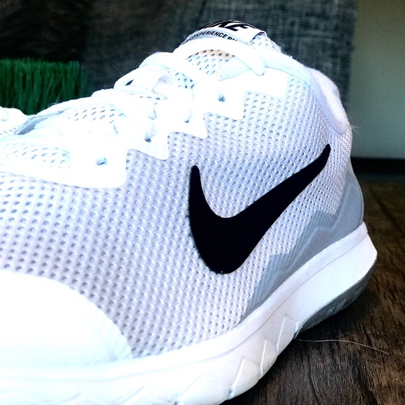 NIKE Flex Experience RN4 Shoes! - Picture 2 of 5